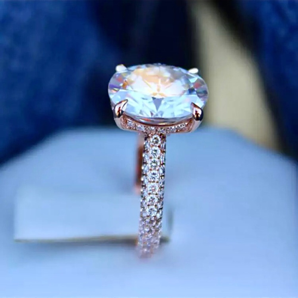 Beautiful Classic Oval Cut Silver Diamond Ring - Picture 7 of 7